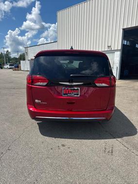 2026 Chrysler Voyager LX