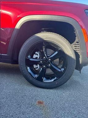 Velvet Red Pearlcoat 2025 Jeep Grand Cherokee L Laredo