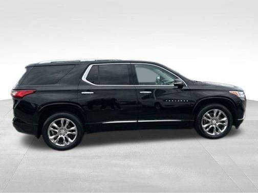Mosaic Black Metallic 2018 Chevrolet Traverse High Country