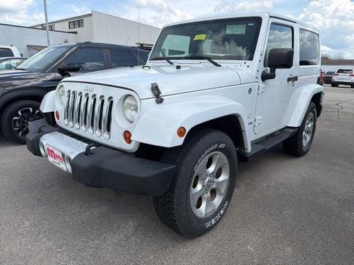 Bright White Clearcoat 2013 Jeep Wrangler Sahara