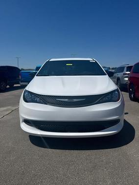 2026 Chrysler Voyager LX