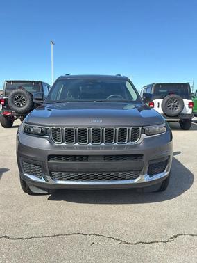 2023 Jeep Grand Cherokee L Laredo