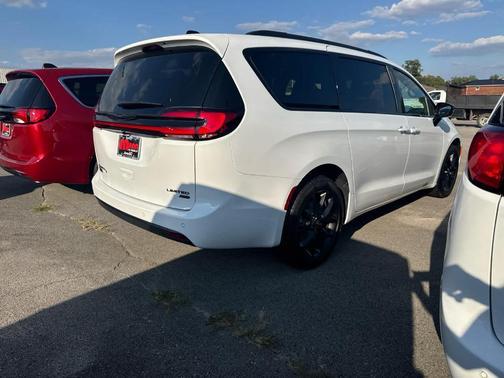2026 Chrysler Pacifica Limited