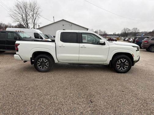 2023 Nissan Frontier SV