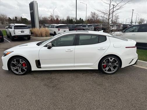 Snow White Pearl 2020 Kia Stinger GT1