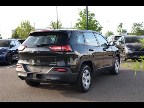 2016 Jeep Cherokee Sport
