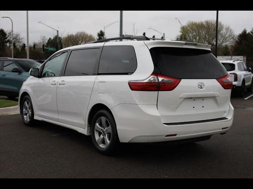 2020 Toyota Sienna LE