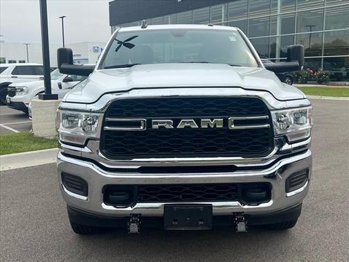 2022 RAM 2500 Tradesman Crew Cab 4x4 6'4' Box