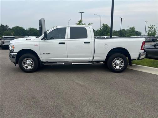 2022 RAM 2500 Tradesman Crew Cab 4x4 6'4' Box