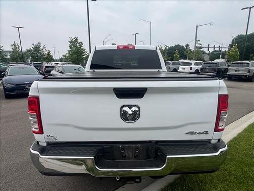 2022 RAM 2500 Tradesman Crew Cab 4x4 6'4' Box