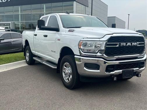 2022 RAM 2500 Tradesman Crew Cab 4x4 6'4' Box