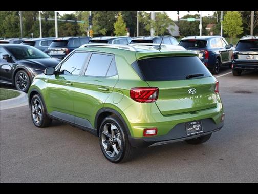 2024 Hyundai VENUE SEL