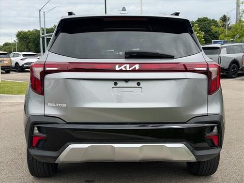 Steel Gray 2024 Kia Seltos EX