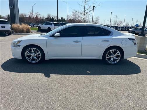 Winter Frost Pearl 2012 Nissan Maxima SV