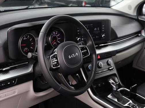 2023 Kia Carnival LX