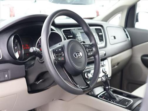 2017 Kia Sedona LX