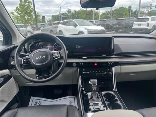 2024 Kia Carnival EX