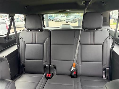 Summit White 2022 Chevrolet Suburban RST