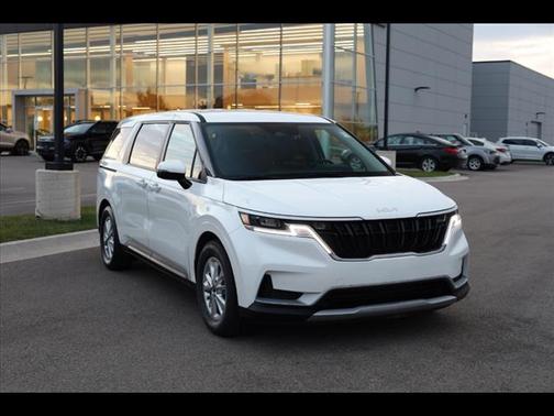2024 Kia Carnival LX