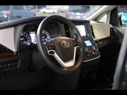 2020 Toyota Sienna Limited Premium
