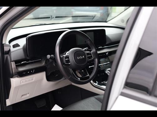 2024 Kia Carnival SX