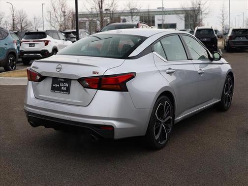 2023 Nissan Altima SR FWD