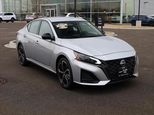 2023 Nissan Altima SR FWD