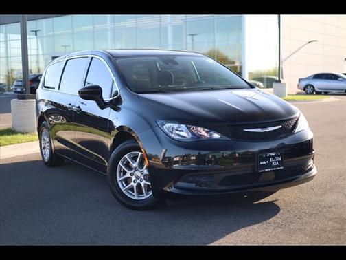 2023 Chrysler Voyager LX