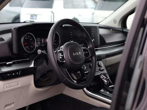 2022 Kia Carnival LXS