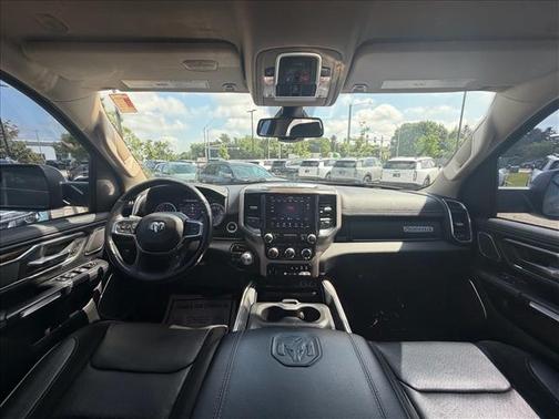 Diamond Black Crystal Pearlcoat 2019 RAM 1500 Laramie
