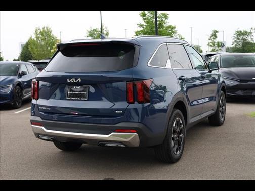 2025 Kia Sorento S