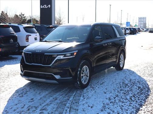 2023 Kia Carnival LX