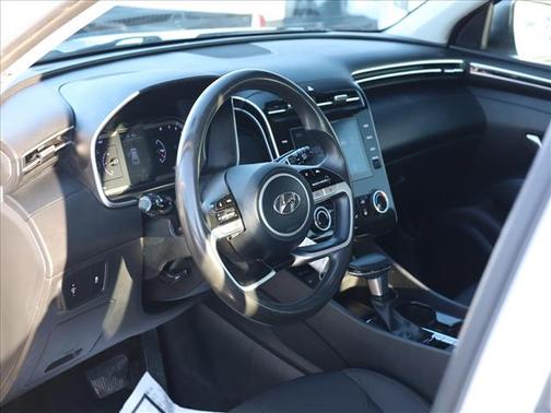 2023 Hyundai TUCSON SE