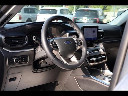 2023 Ford Explorer XLT 4WD
