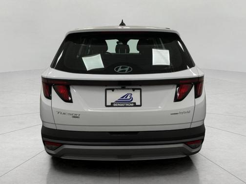 Pearl 2026 Hyundai TUCSON Hybrid Blue SE