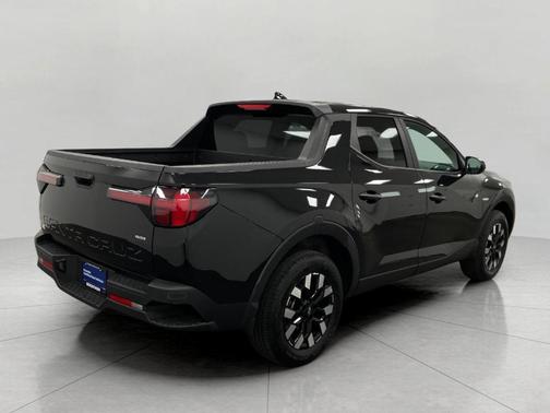 Phantom Black 2025 Hyundai SANTA CRUZ SE