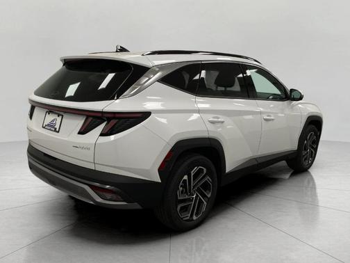 Pearl 2026 Hyundai TUCSON Hybrid Limited