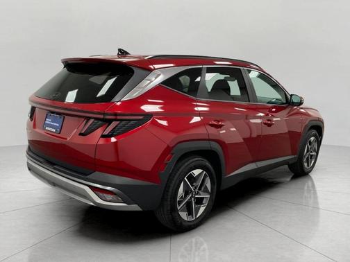 Red 2025 Hyundai TUCSON SEL Convenience
