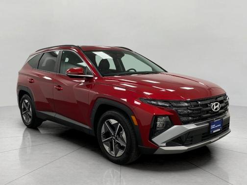 Red 2025 Hyundai TUCSON SEL Convenience