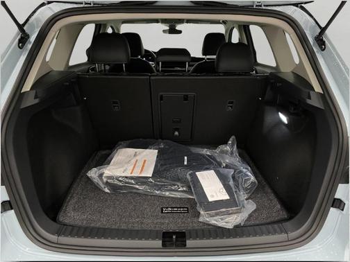 2026 Volkswagen Taos 1.5T SE Black