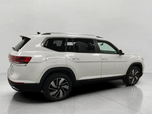 Opal White Pearl 2026 Volkswagen Atlas 2.0T SEL