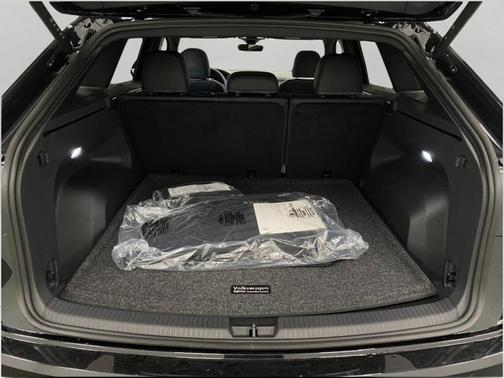 2025 Volkswagen Atlas Cross Sport 2.0T SEL R-Line Black