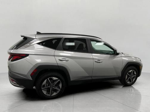 Shimmering Silver 2025 Hyundai TUCSON SEL