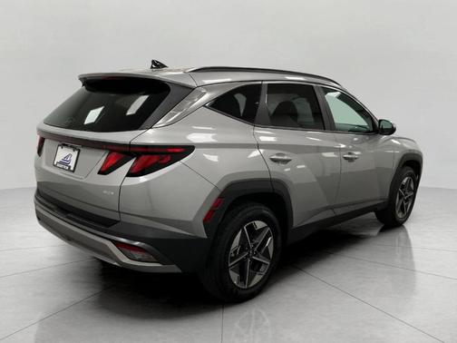 Shimmering Silver 2025 Hyundai TUCSON SEL
