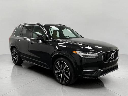 2019 Volvo XC90 T6 Momentum