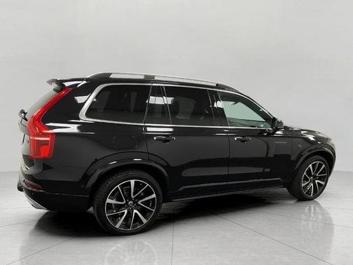 2019 Volvo XC90 T6 Momentum