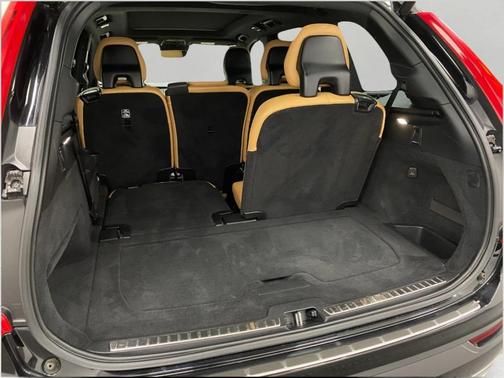 2019 Volvo XC90 T6 Momentum