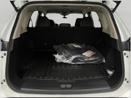 Everest White P 2026 Nissan Rogue Rock Creek
