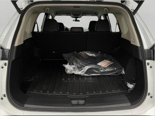 Everest White P 2026 Nissan Rogue Rock Creek