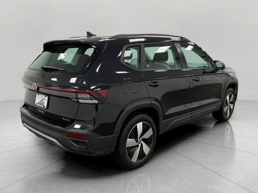 Deep Black Pearl Effect 2025 Volkswagen Taos 1.5T S